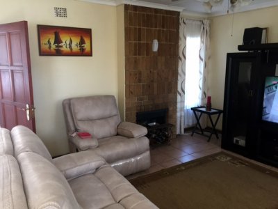 Makeover of lounge (before).